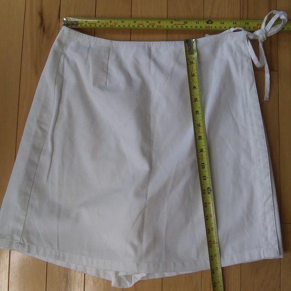 New Faux wrap  white skirt/skort size  10 - Picture 7 of 11
